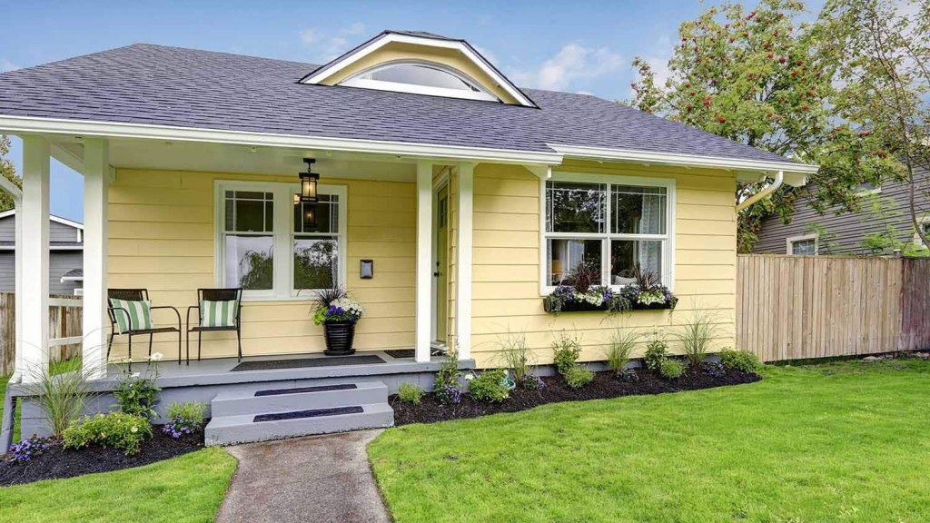 Picture of: Best Exterior Yellow Paint Colors for Your Home