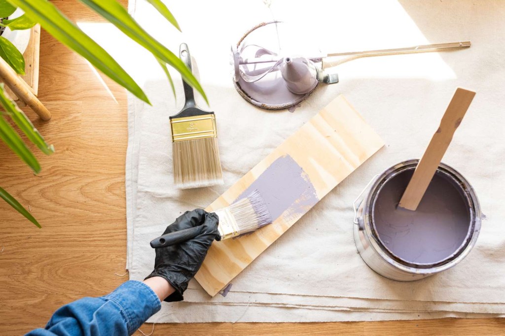 Picture of: How to Thin Latex Paint for Brushes or Rollers