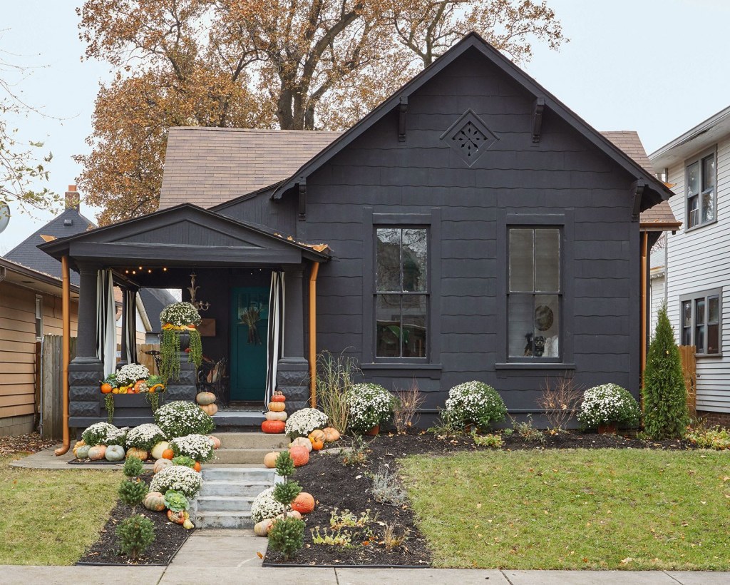 Picture of: The Top  Exterior Paint Color Trends to Try on Your Home